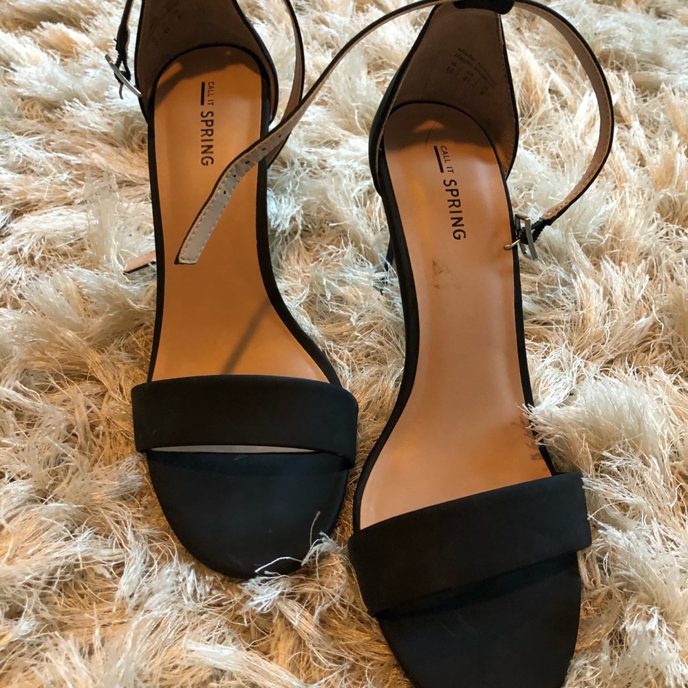 Heels - Picture 2 of 3